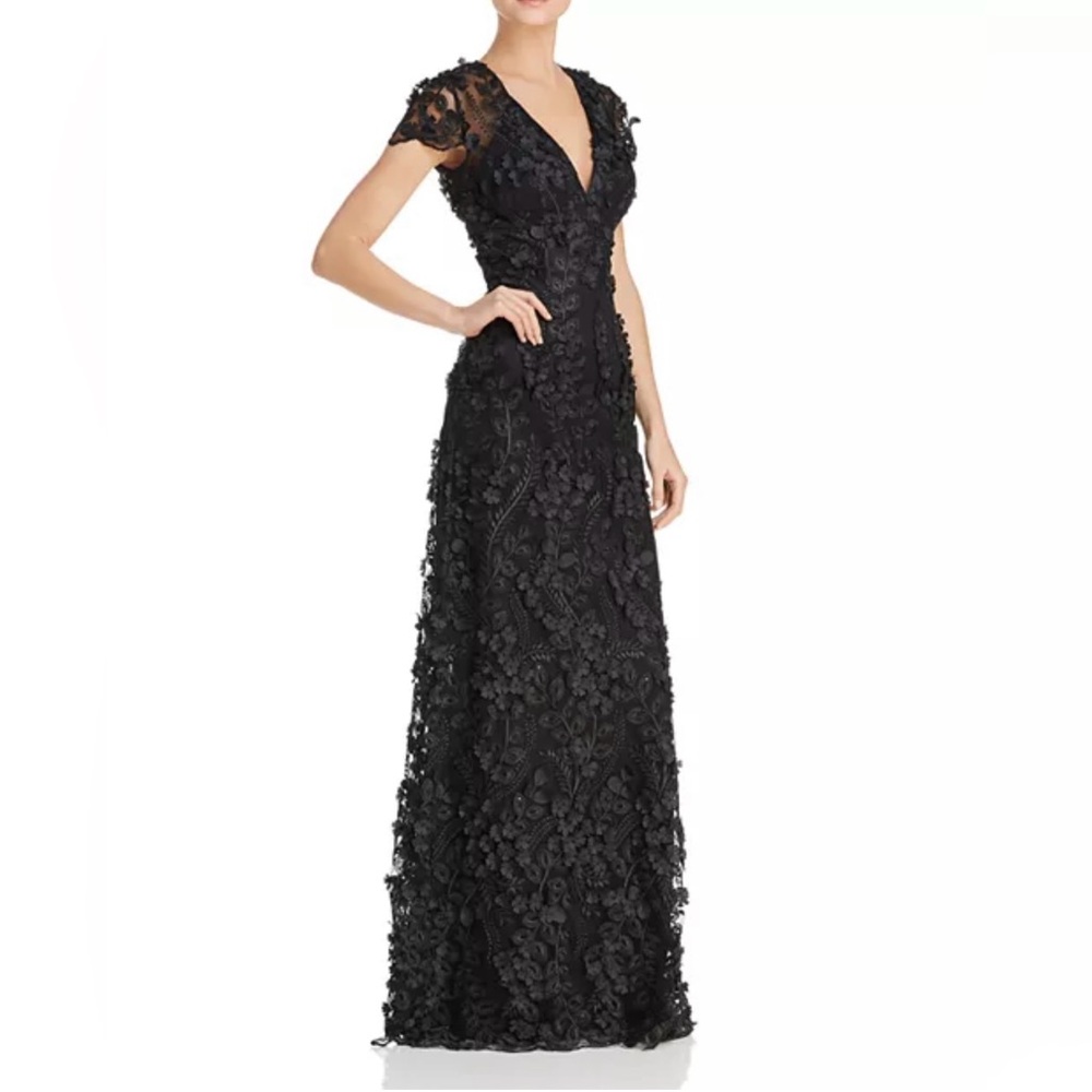 Carmen Marc Valvo Evening Gown - Picture 2 of 9